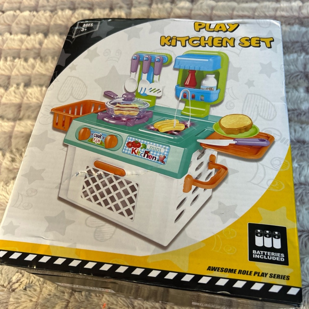 New Kids Play Kitchen Set Lights
& Sounds With Food